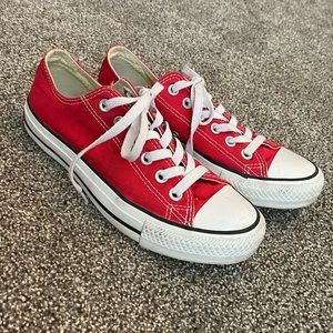 Red converse women’s size 6.5